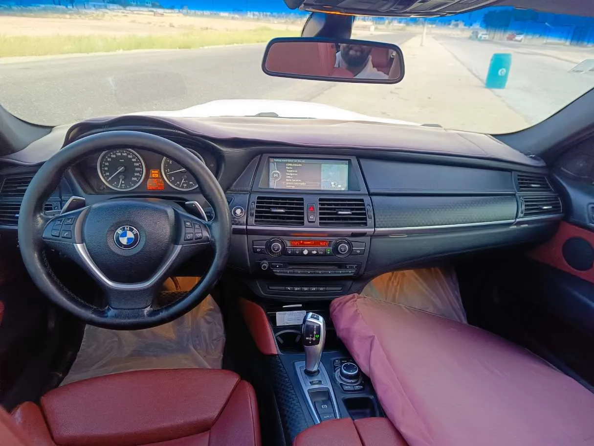 Car image 28