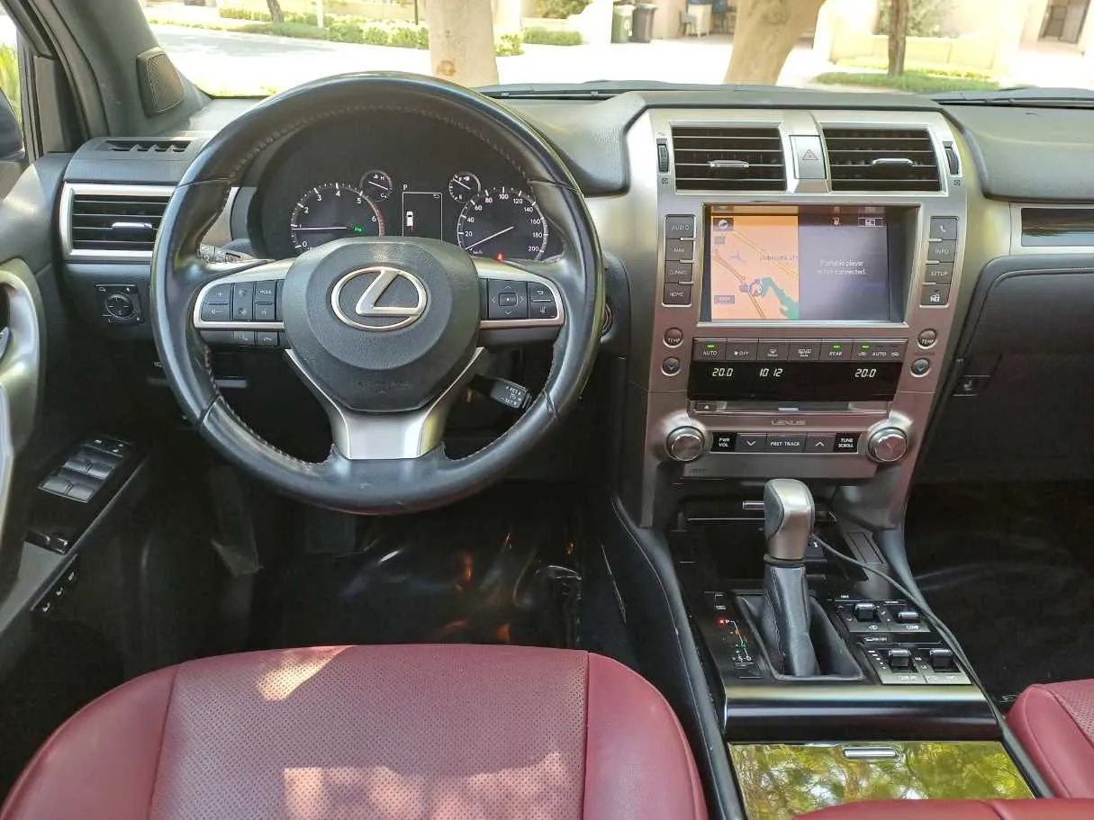 Car image 16