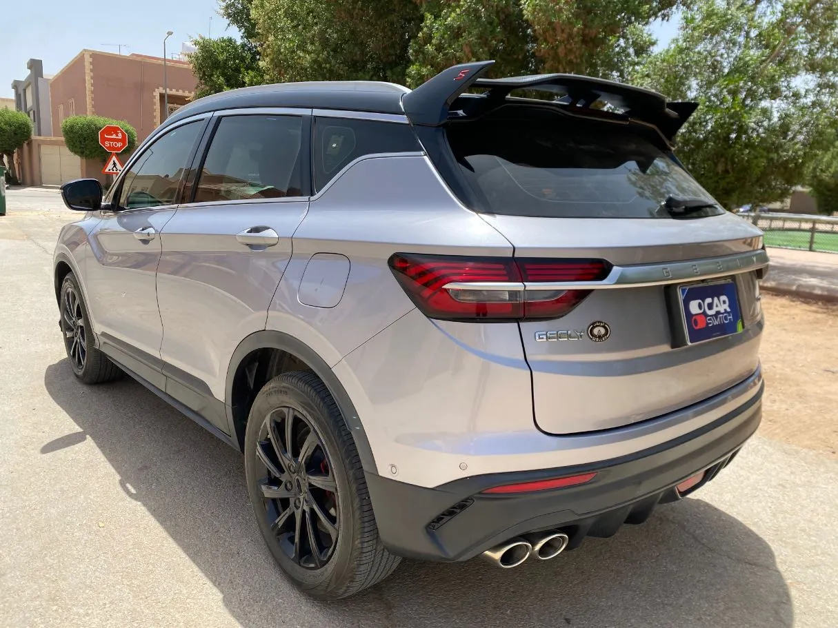 Car image 7