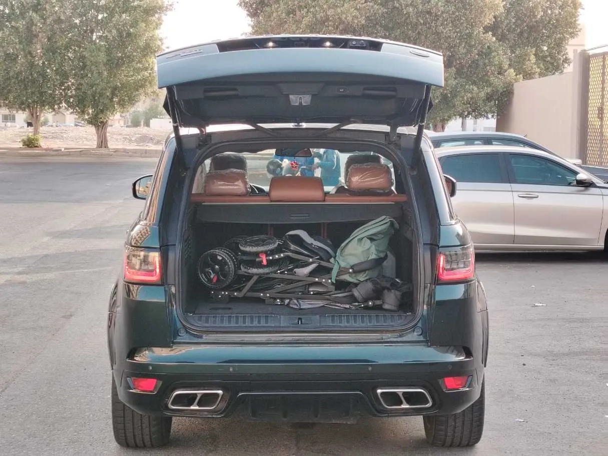 Car image 25