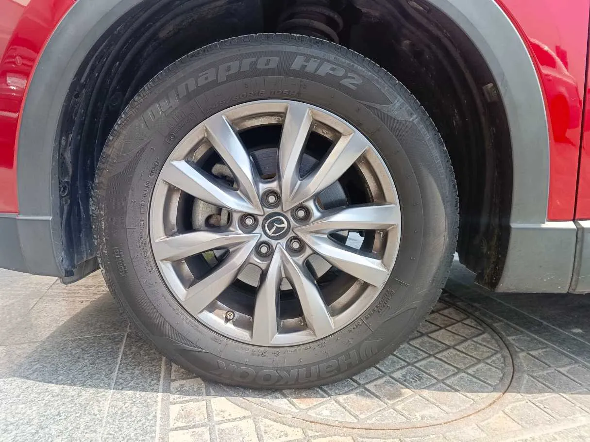 Car image 10