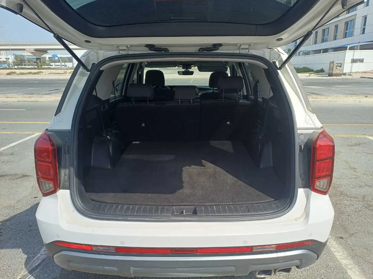 Car image 23
