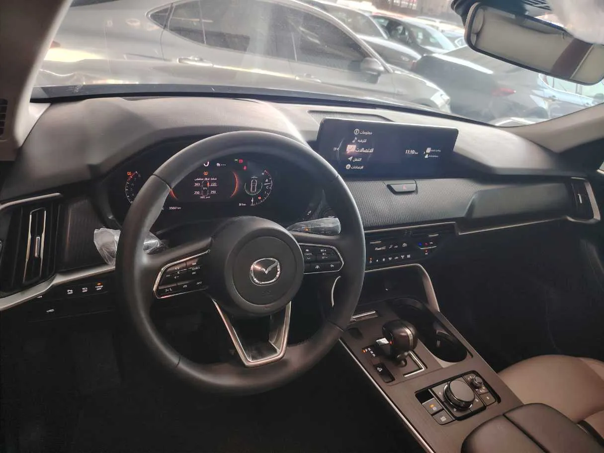 Car image 15