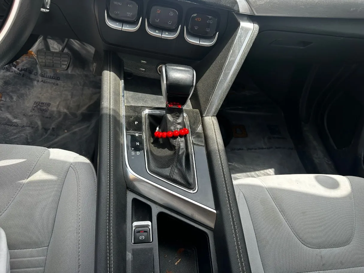 Car image 17