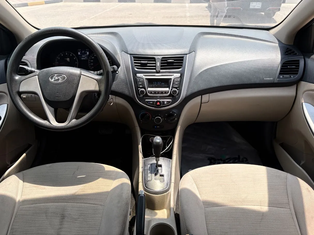 Car image 18