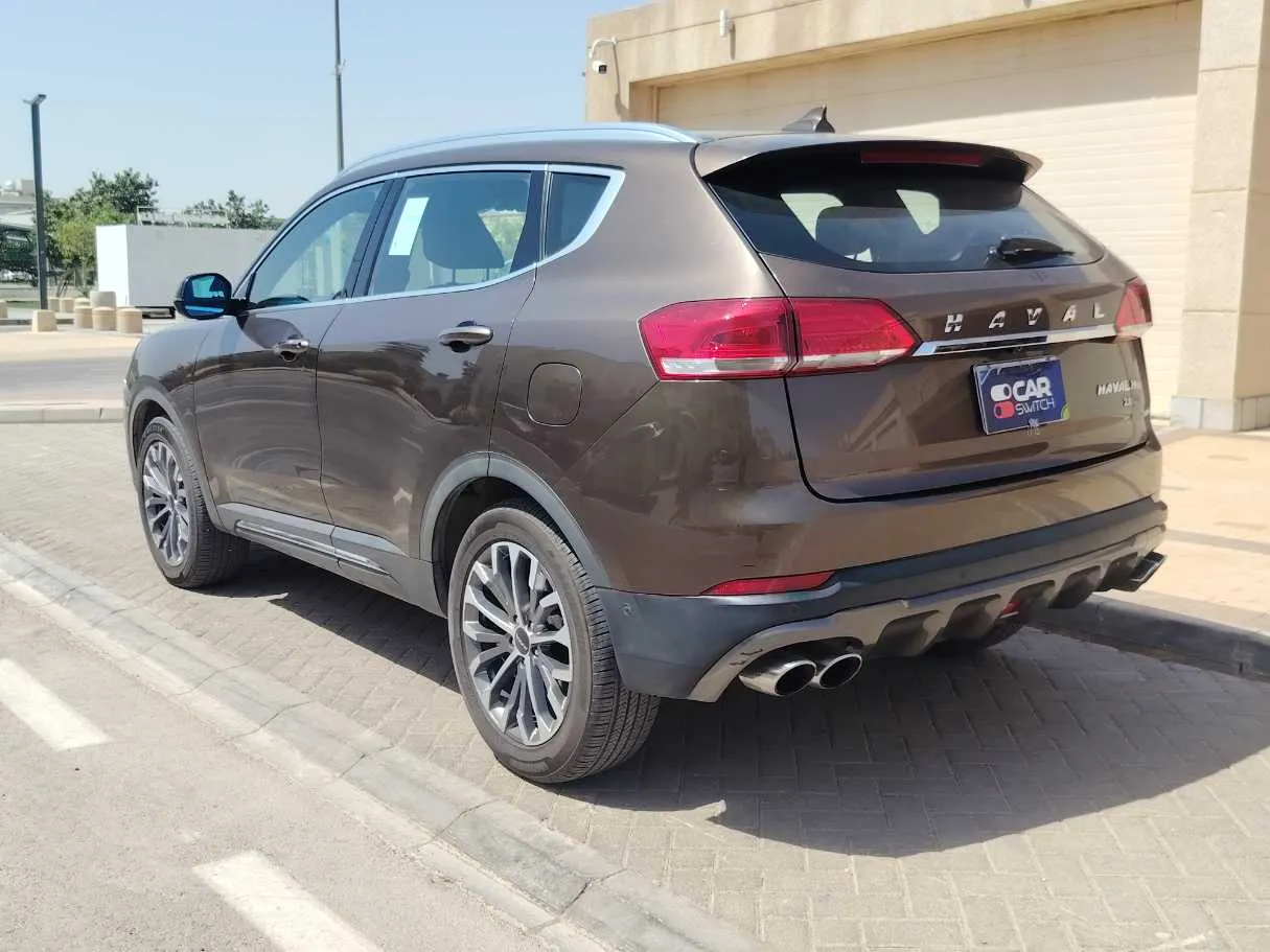 Car image 7