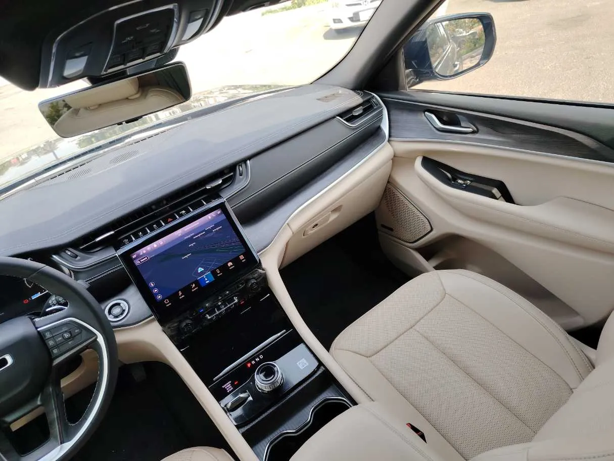 Car image 26