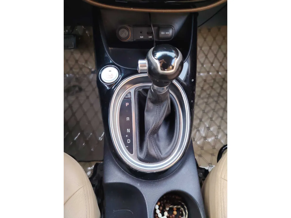 Car image 20