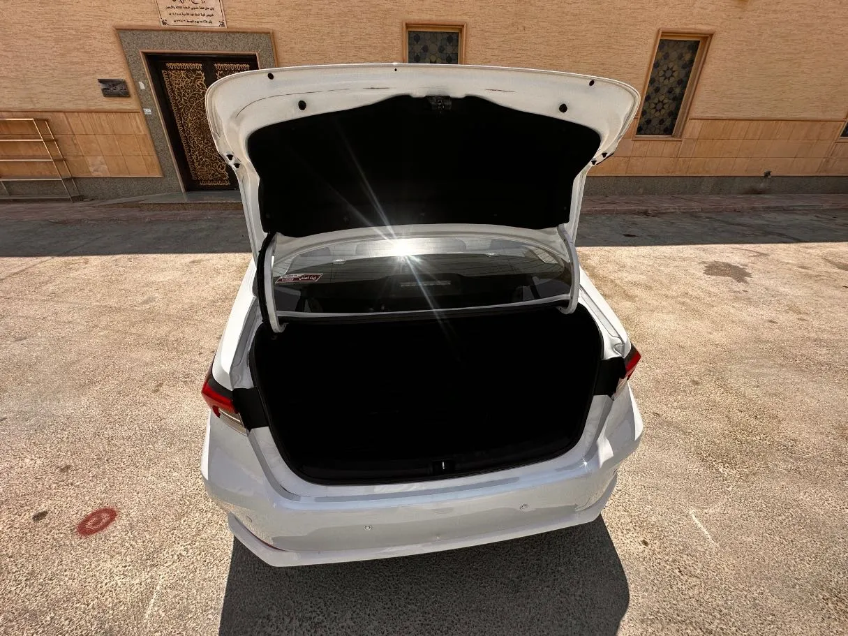 Car image 21