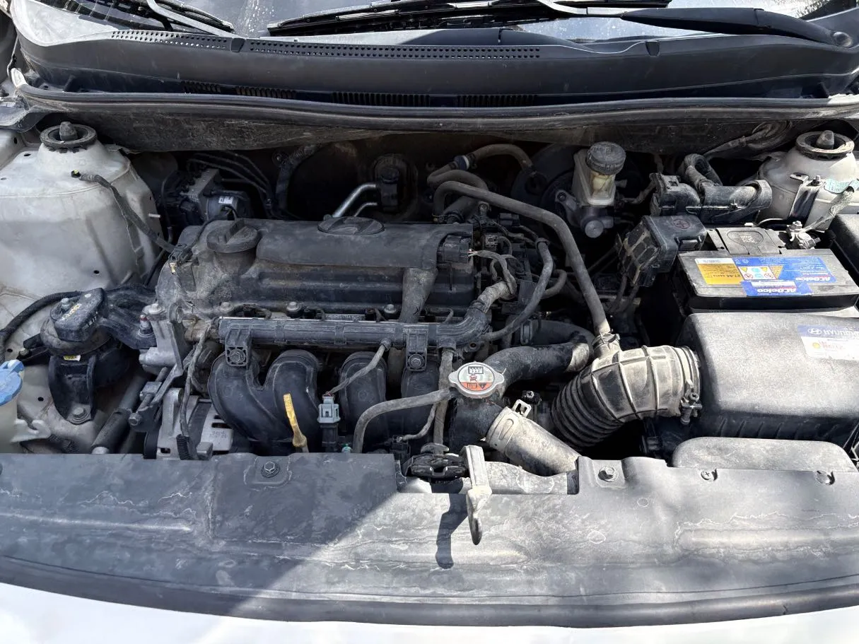 Car image 26