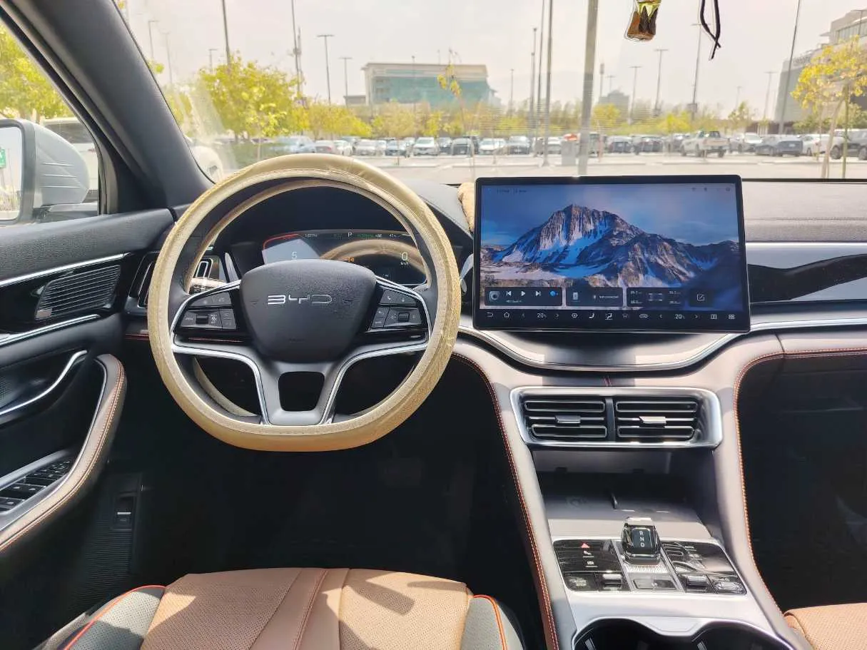 Car image 21