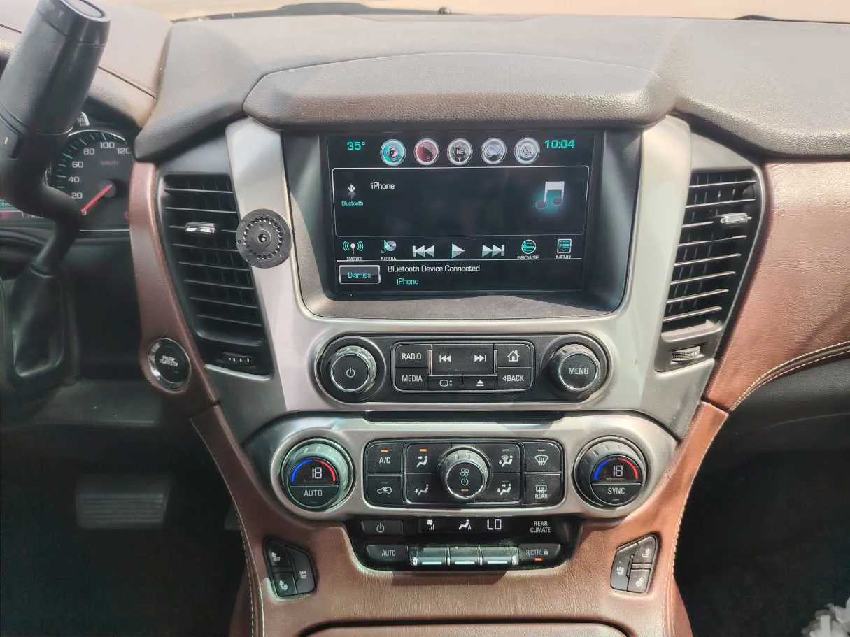 Car image 19