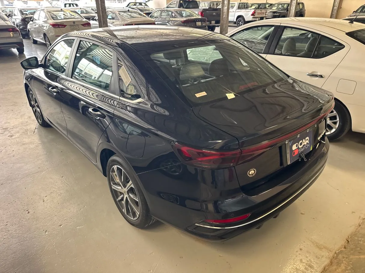 Car image 6