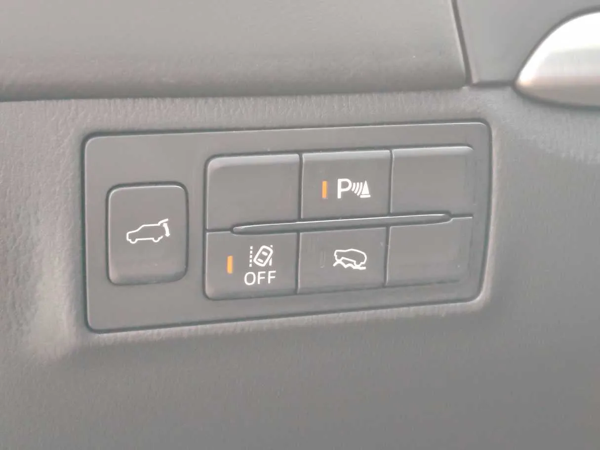 Car image 29