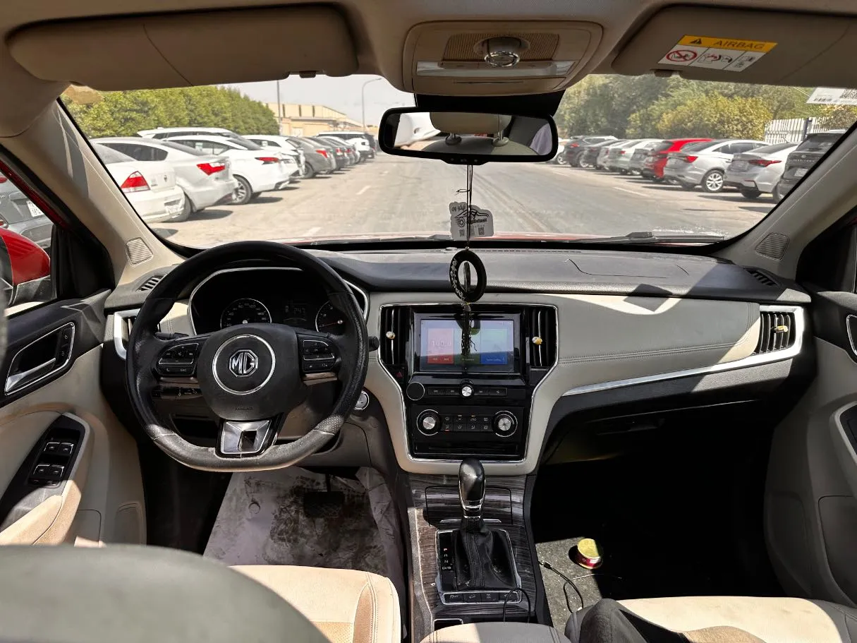 Car image 17