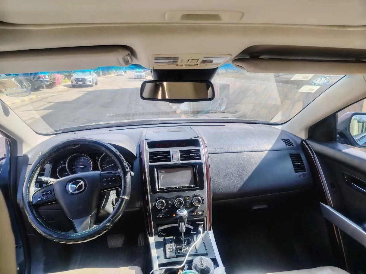 Car image 17