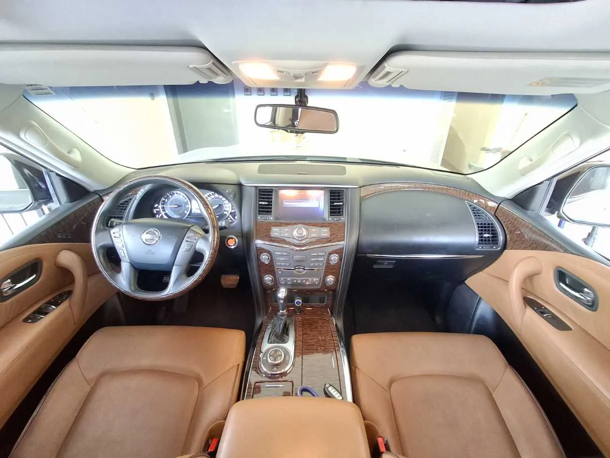Car image 19