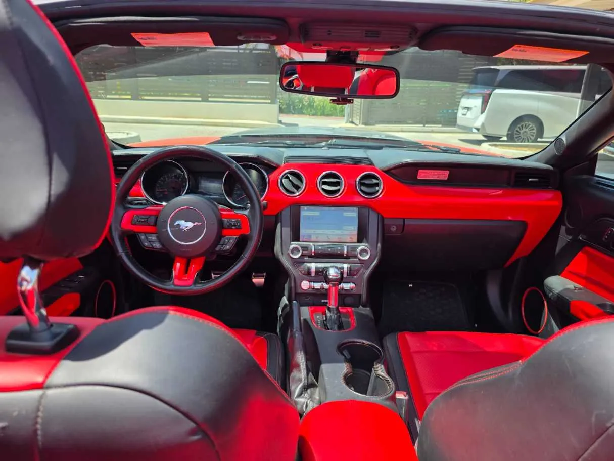 Car image 13