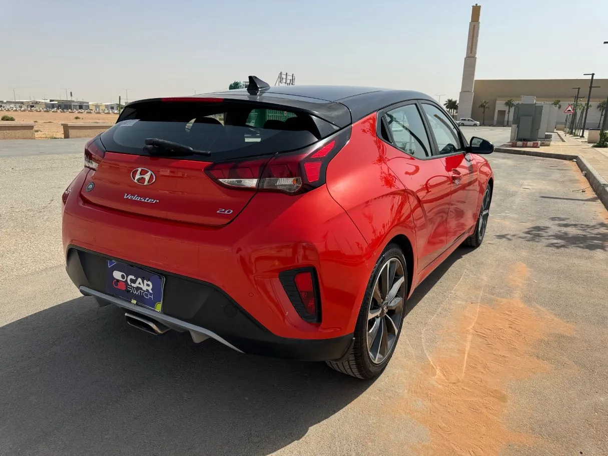 Car image 5