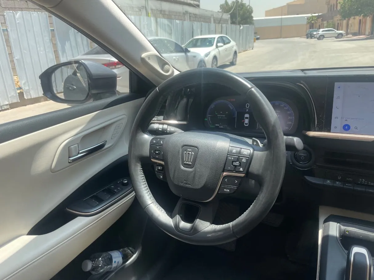 Car image 19