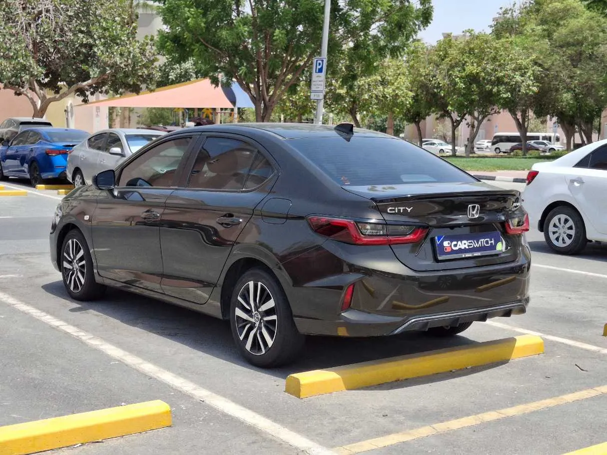 Car image 7