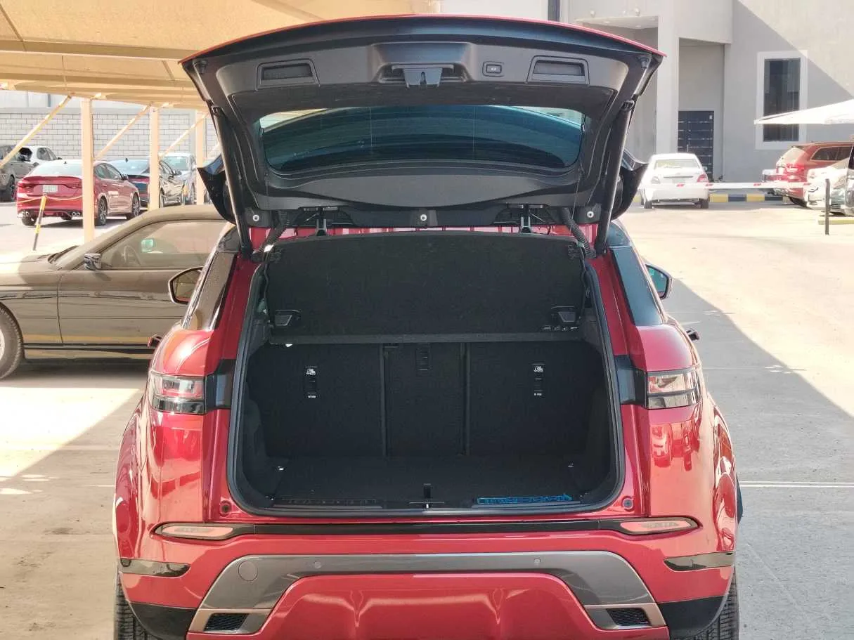 Car image 26