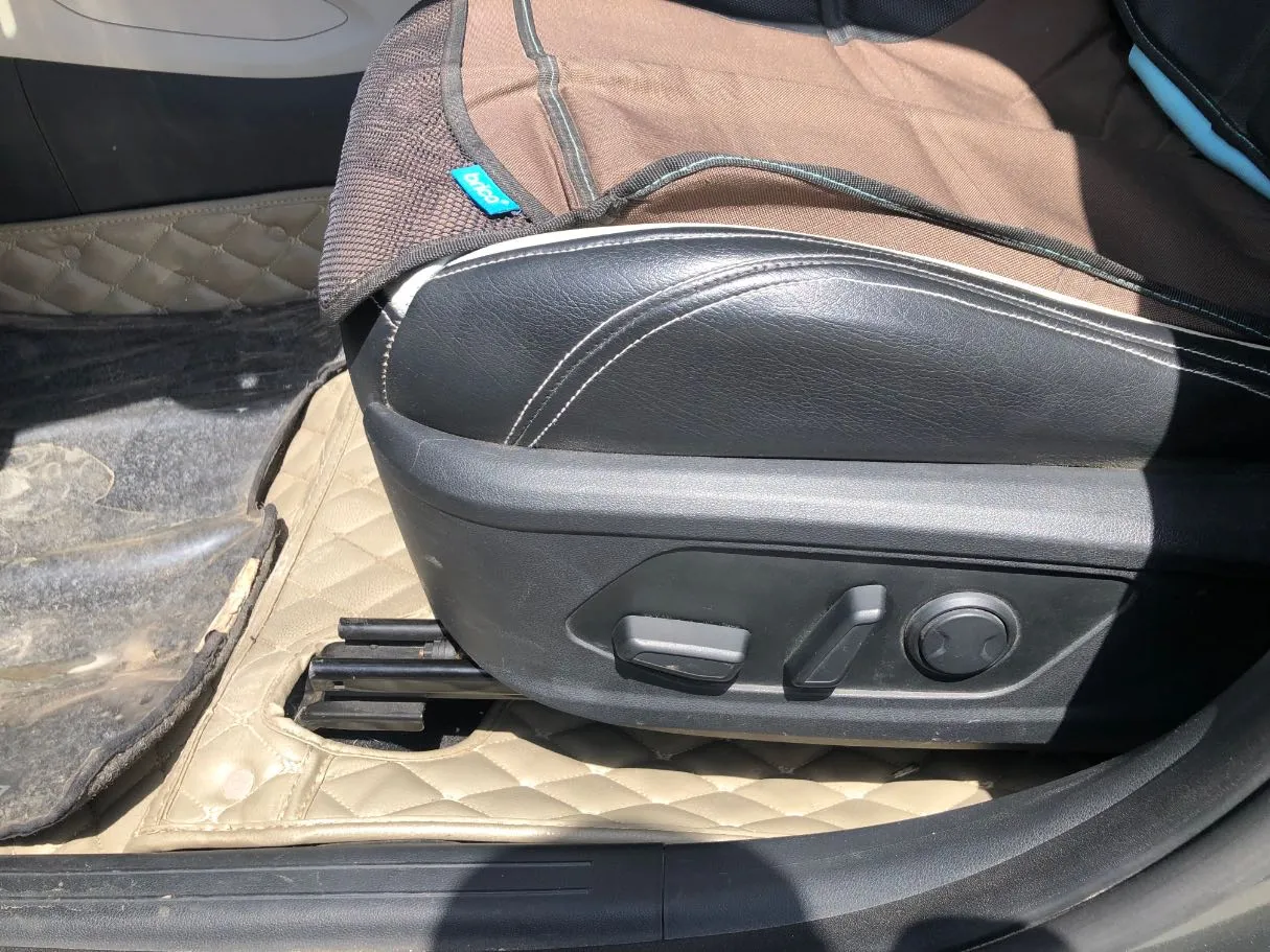 Car image 21