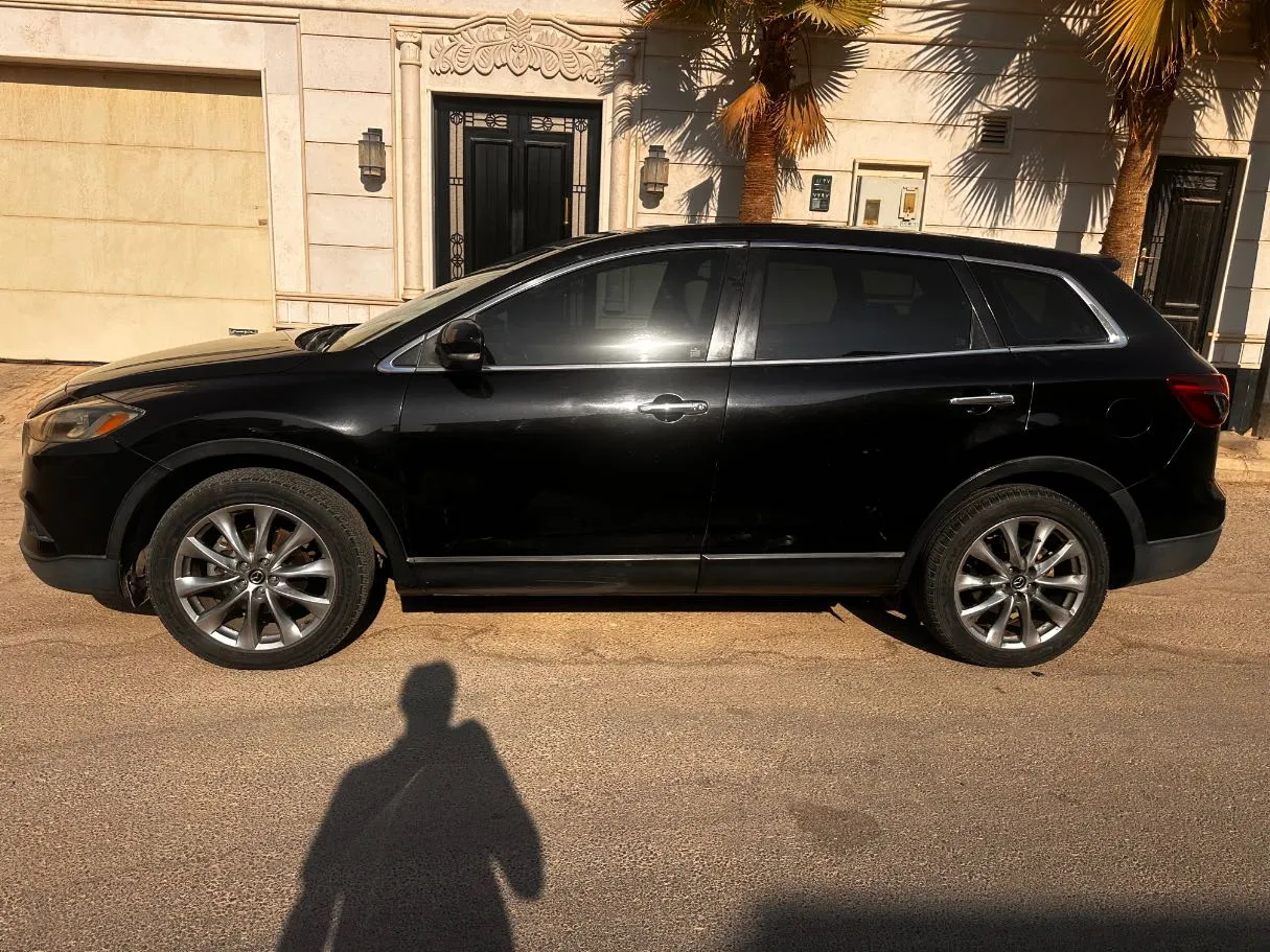 Car image 8