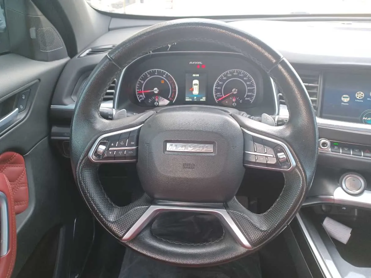 Car image 16