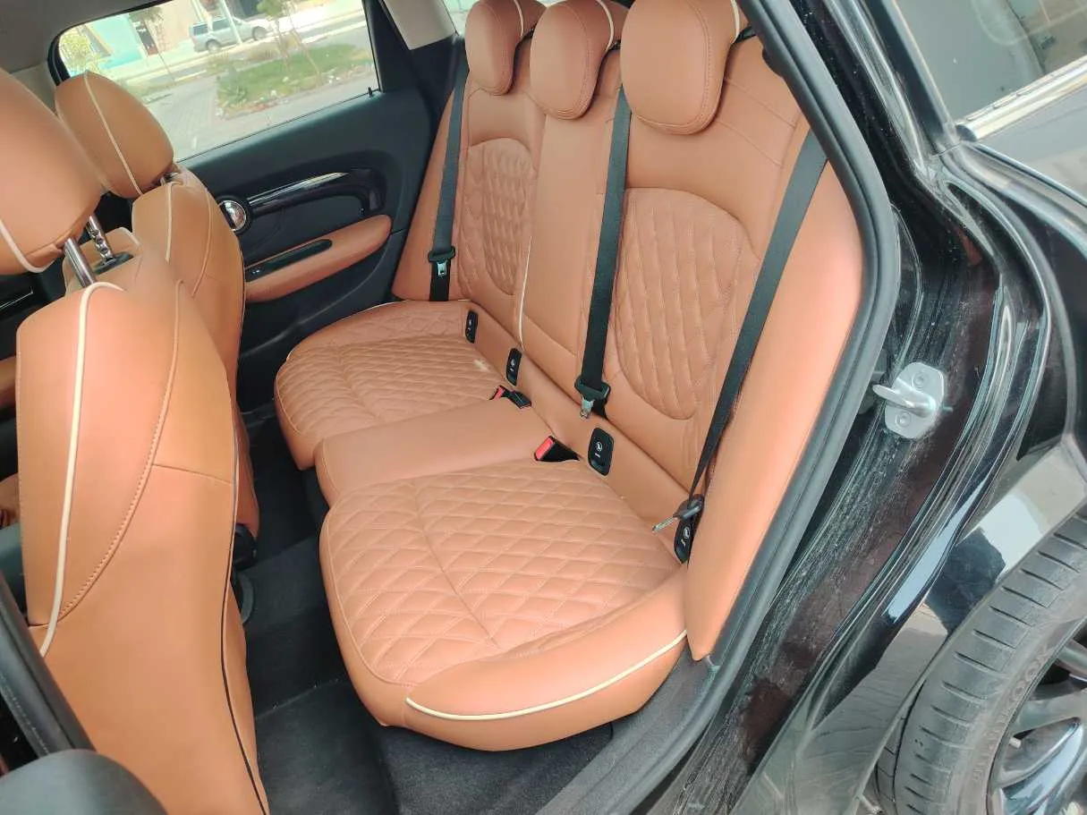 Car image 16