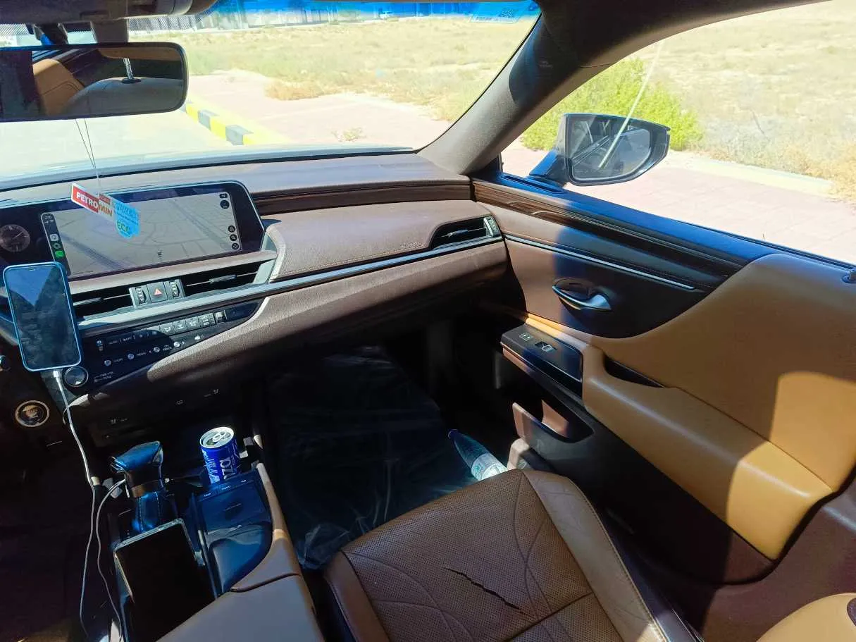 Car image 38