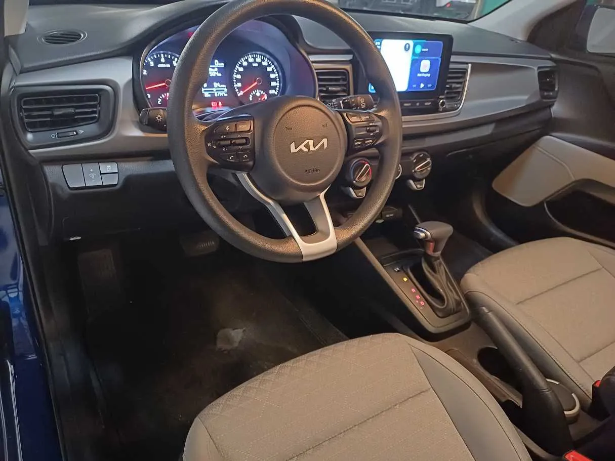 Car image 11