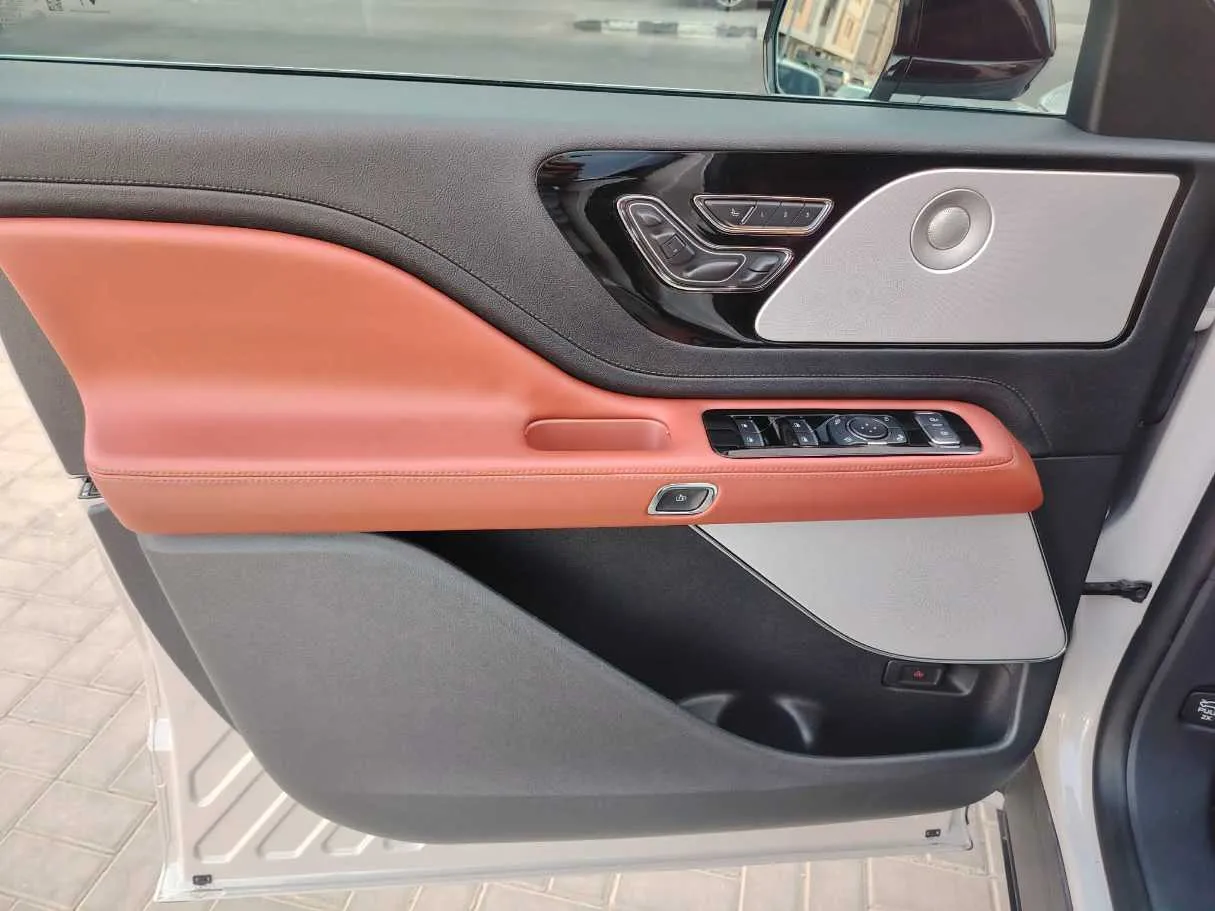 Car image 41