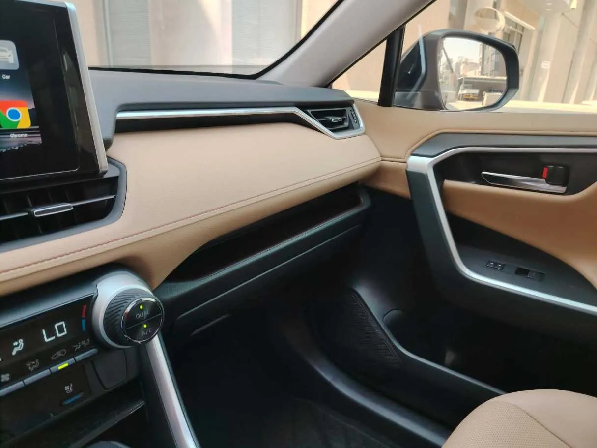 Car image 22