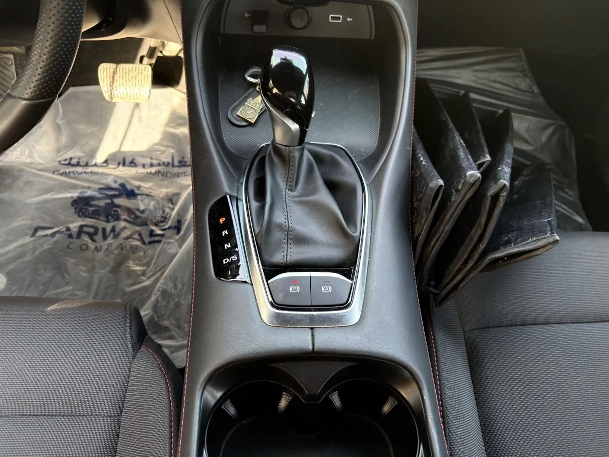 Car image 18