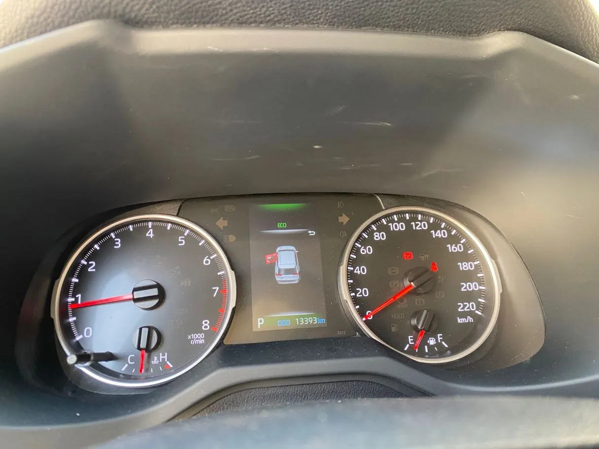 Car image 18