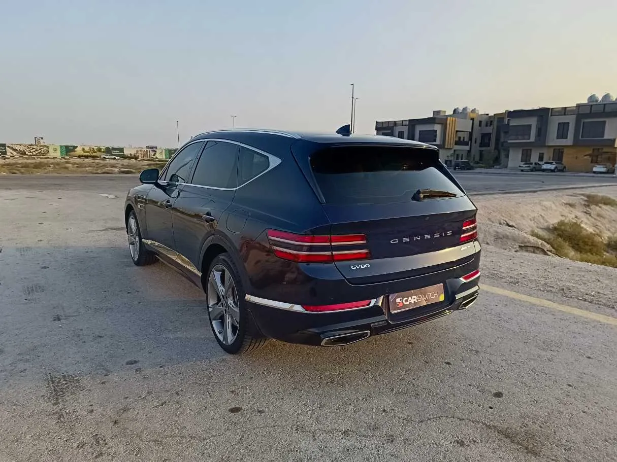 Car image 7