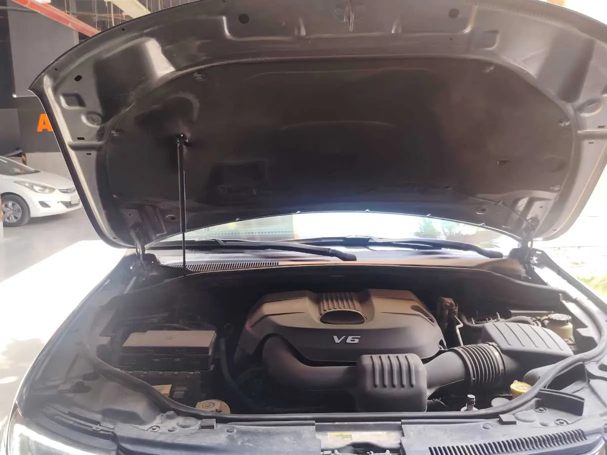 Car image 29