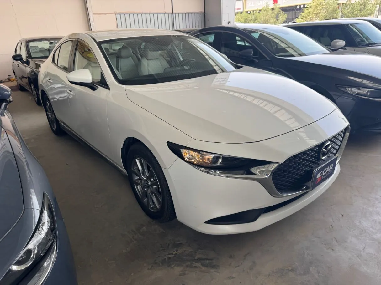 Car image 3