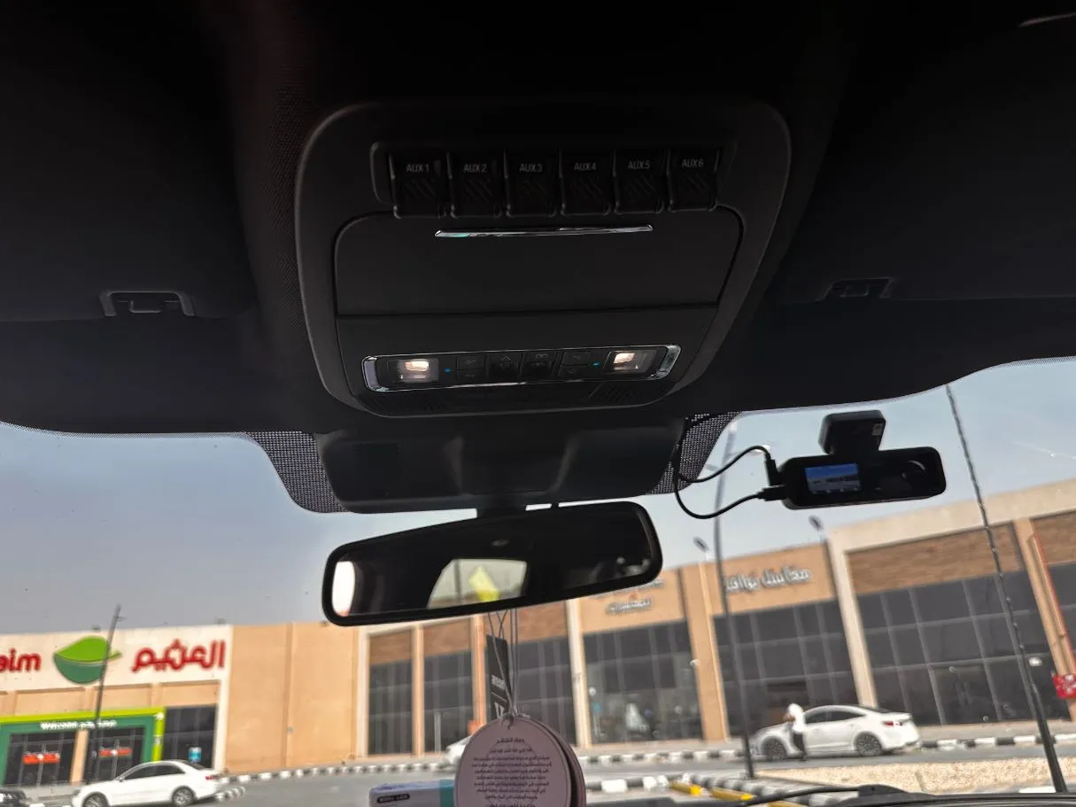 Car image 24