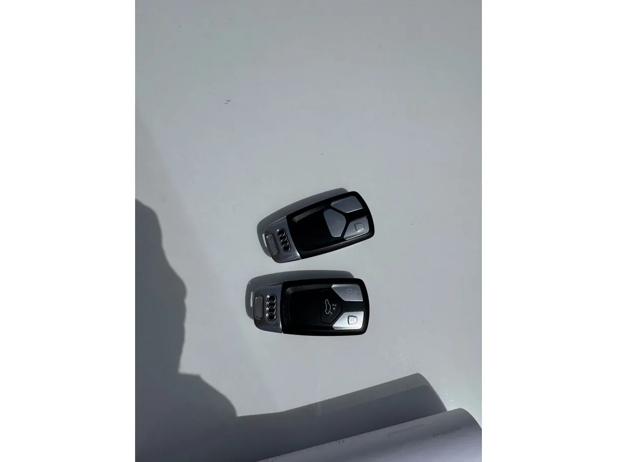 Car image 23