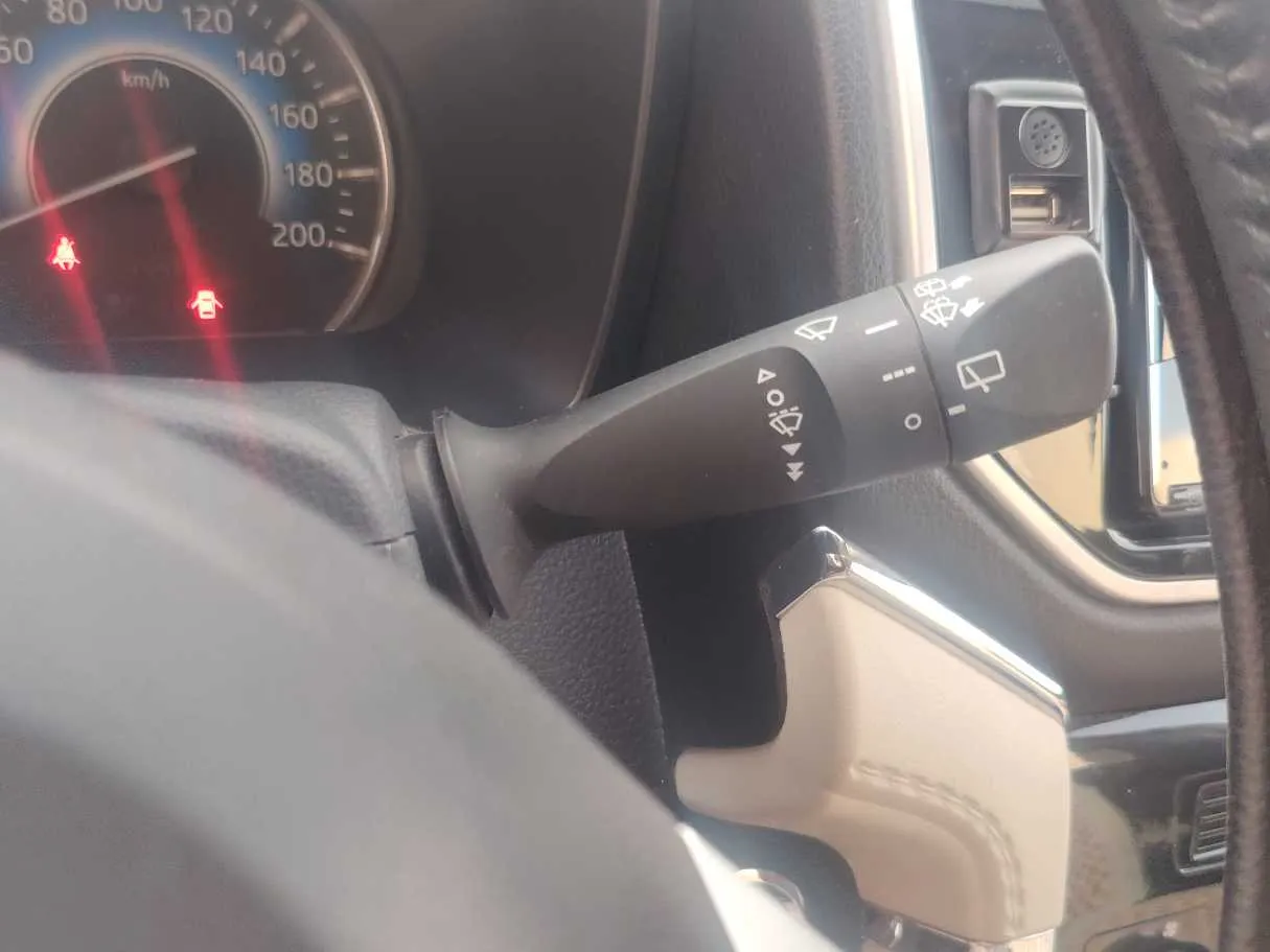 Car image 30