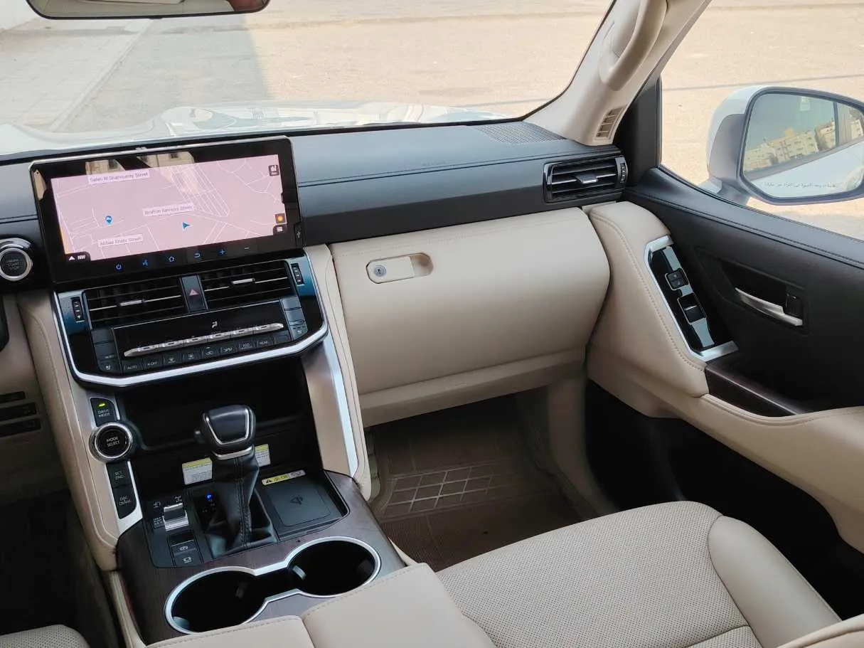 Car image 38