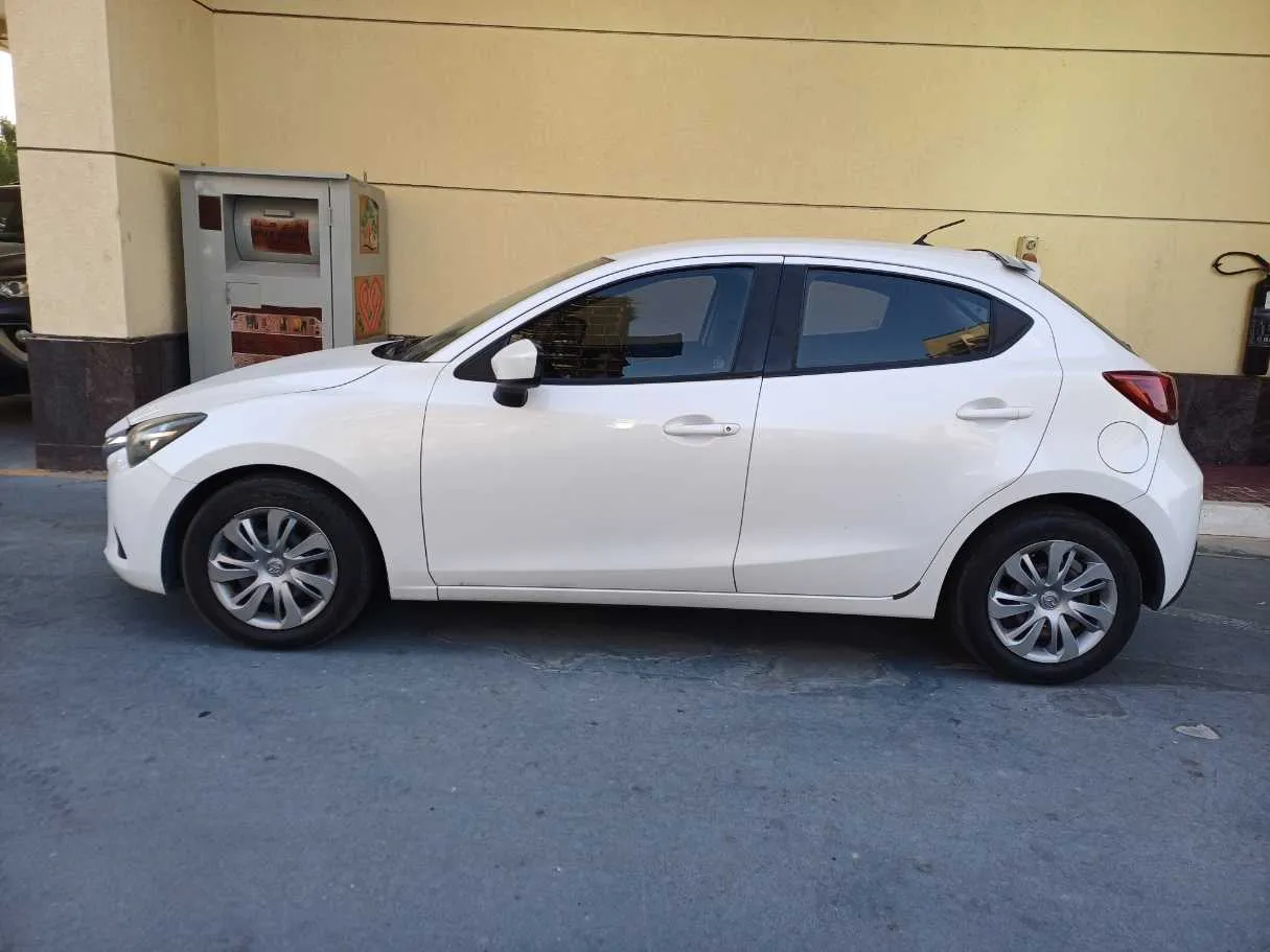 Car image 8