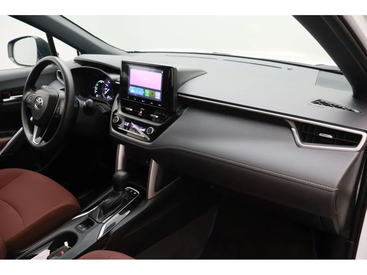 Car image 10
