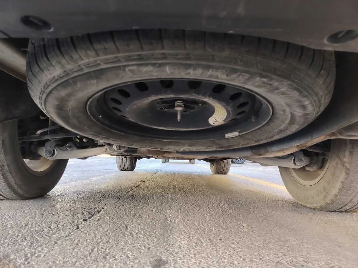 Car image 21