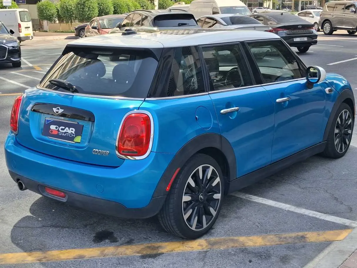 Car image 6
