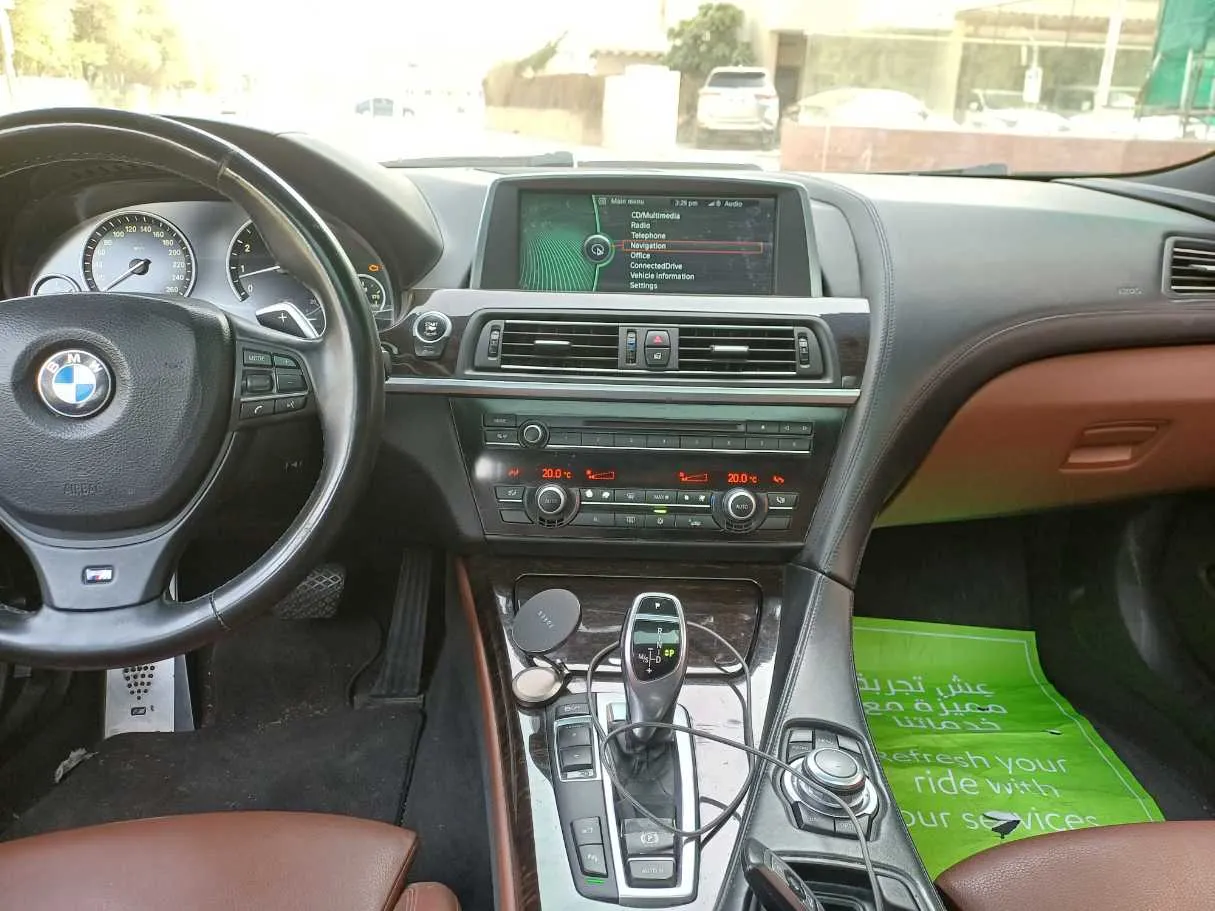 Car image 18