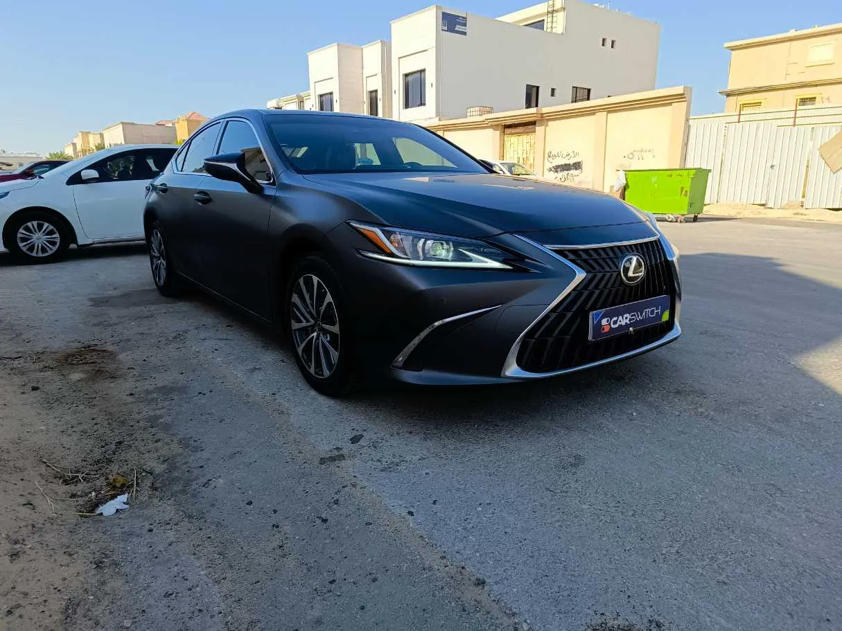 Car image 4