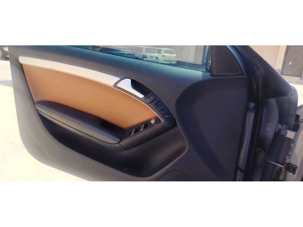 Car image 23